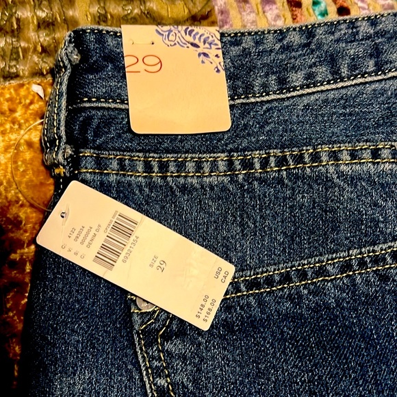 Anthropologie Pilcro Distressed Joey High-Rise Jeans-NWT size 29 waist - Picture 12 of 12